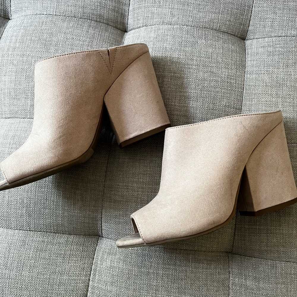 BP Suede peep toe heel
